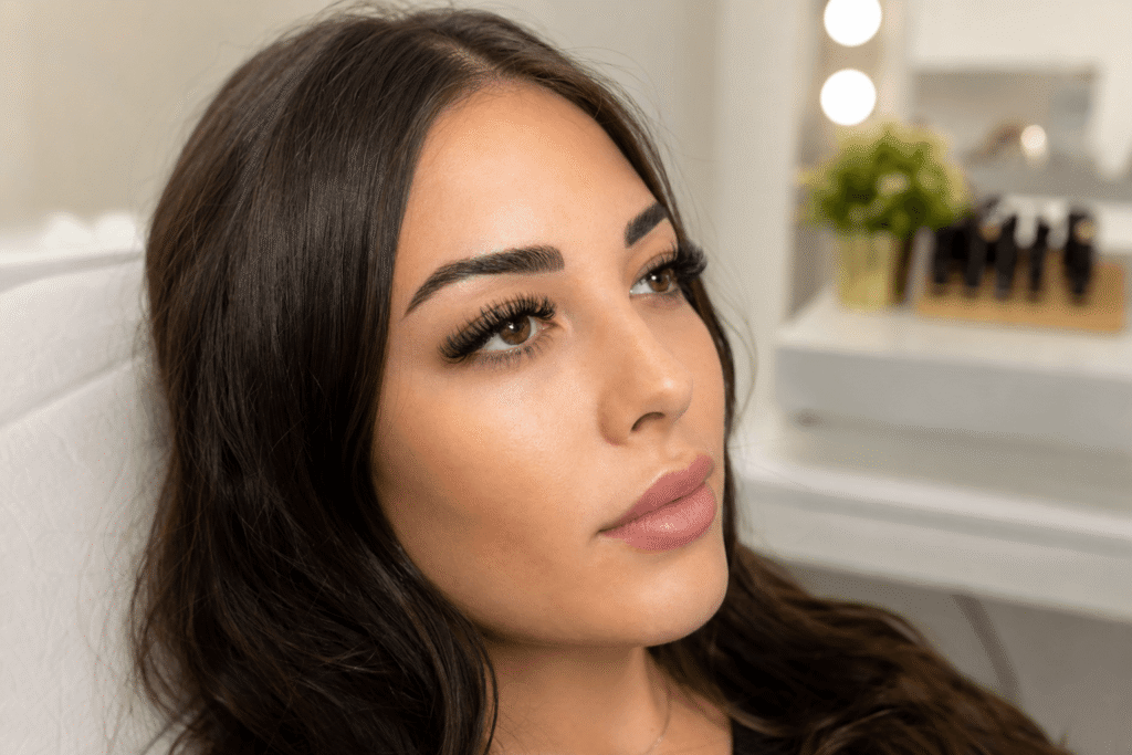 how long do lash extensions last